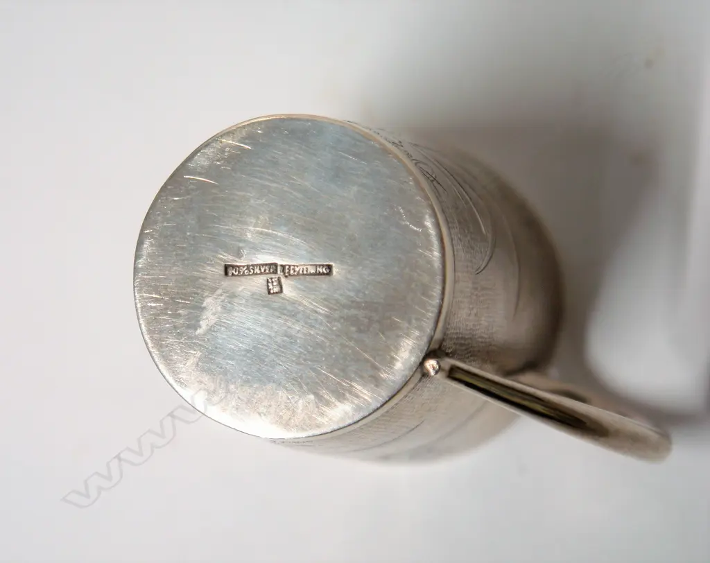 An early 20thC Chinese silver Lee Yee Hing mug Image 1++