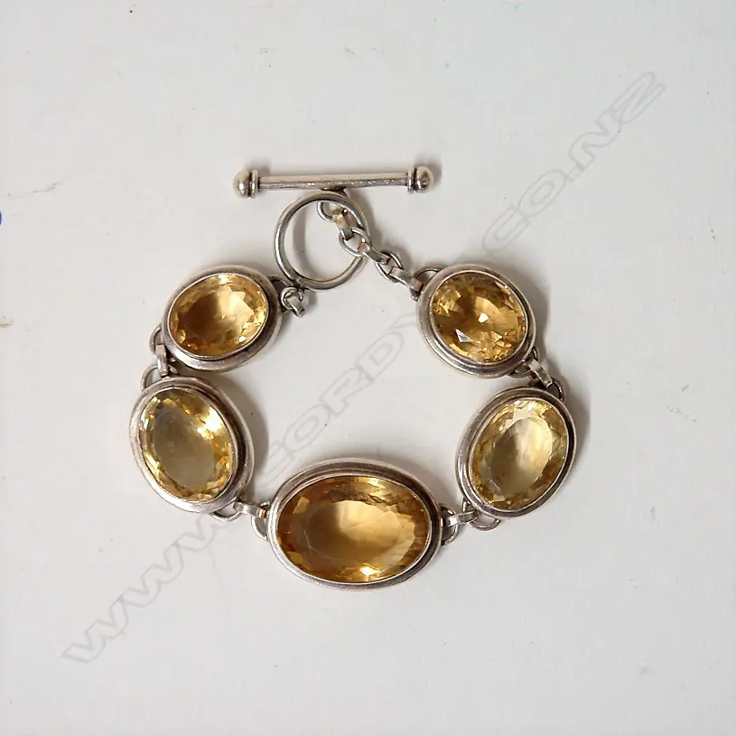 A lady's modern citrine and silver bracelet Image 1++