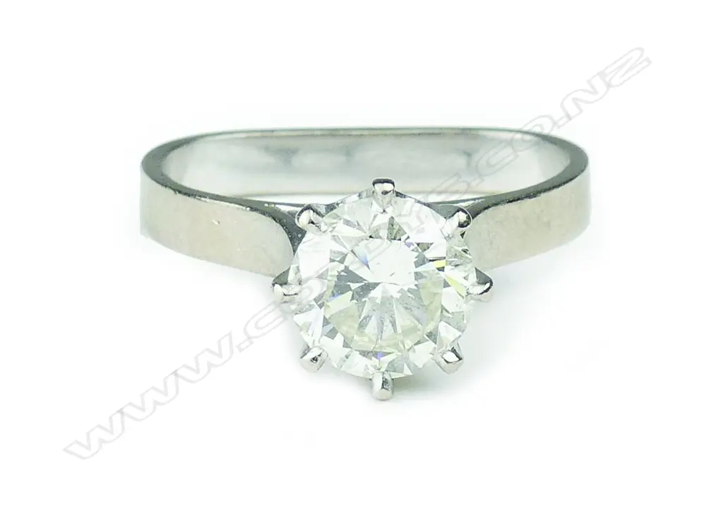 An impressive lady’s vintage 18ct white gold  2ct diamond solitaire ring Image 1++