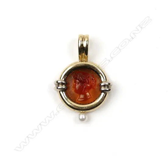 A 9ct. gold mounted classical amber glass and pearl pendant