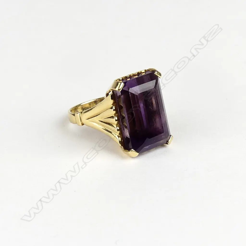 A lady's estate 18ct. yellow gold and amethyst dress ring Image 1++