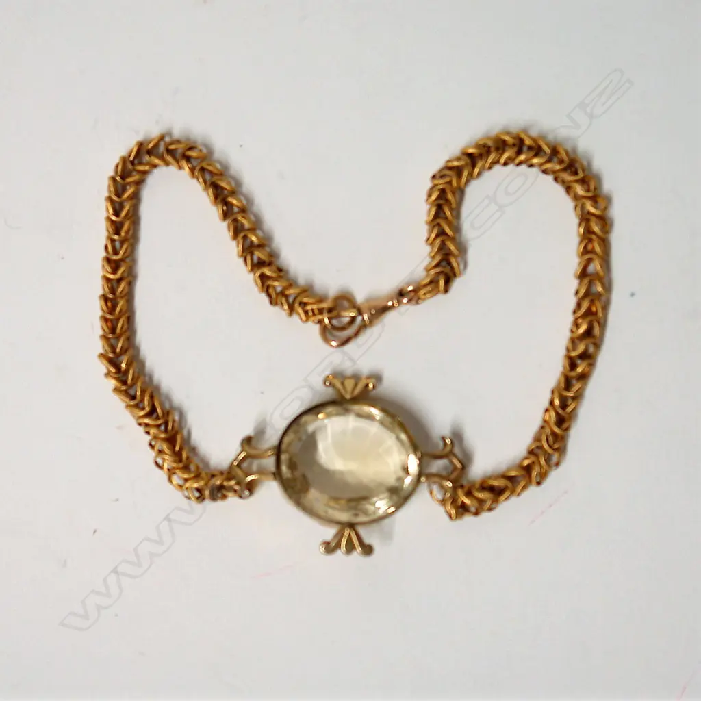 A gold and citrine vintage necklace Image 1++