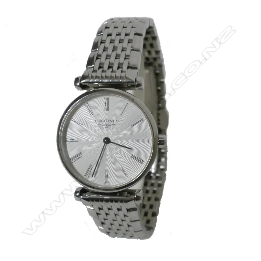 A Longines 'La Grande Classique' lady's wristwatch Image 1++