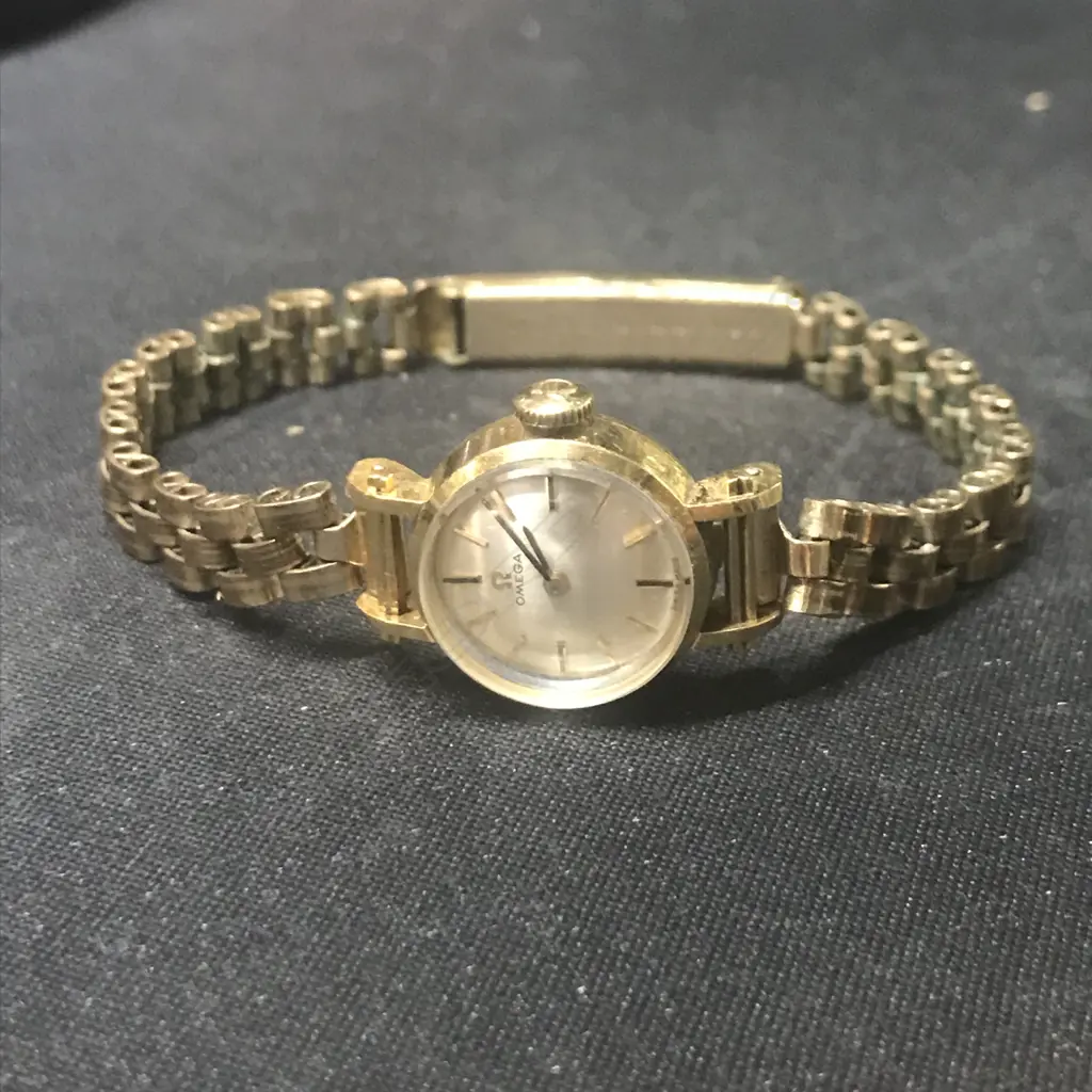 An Omega 18ct gold cased lady's cocktail watch Image 1++