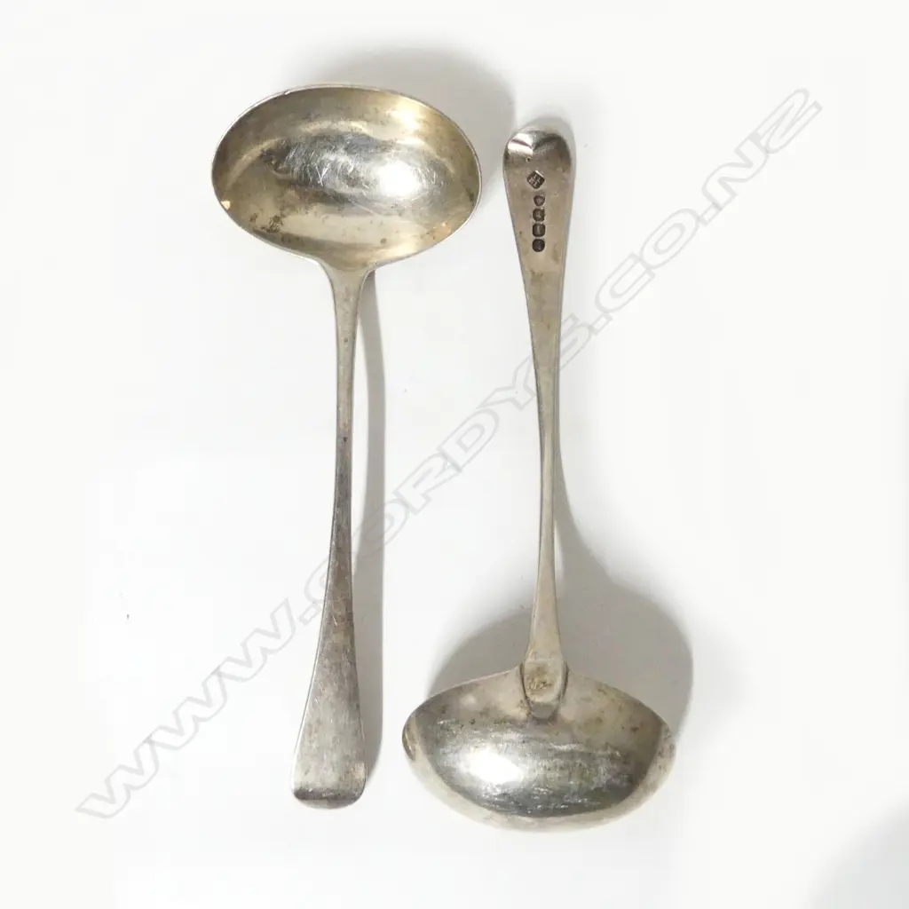 A pair of George IV silver sauce ladles Image 1++