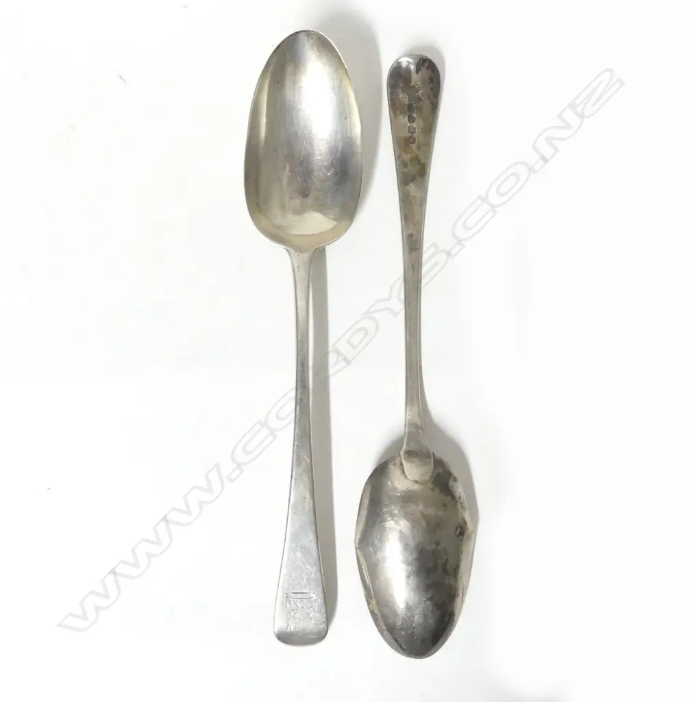 A pair of George III silver tablespoons Image 1++