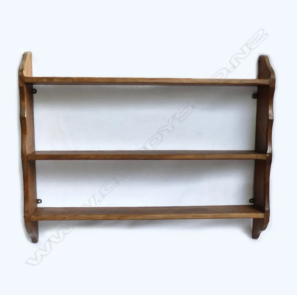 Chapman Taylor three-shelf wall rack Image 1++