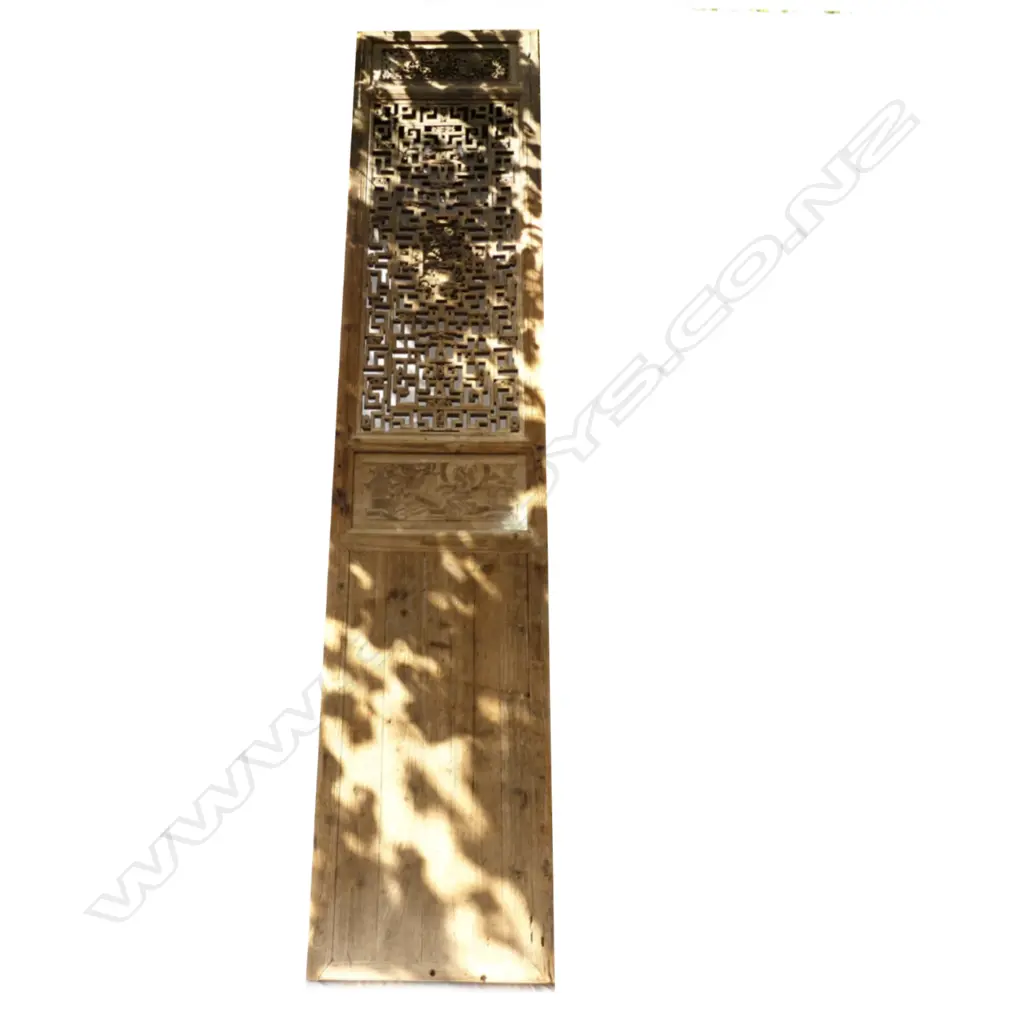 A pair of Chinese doors Image 1++