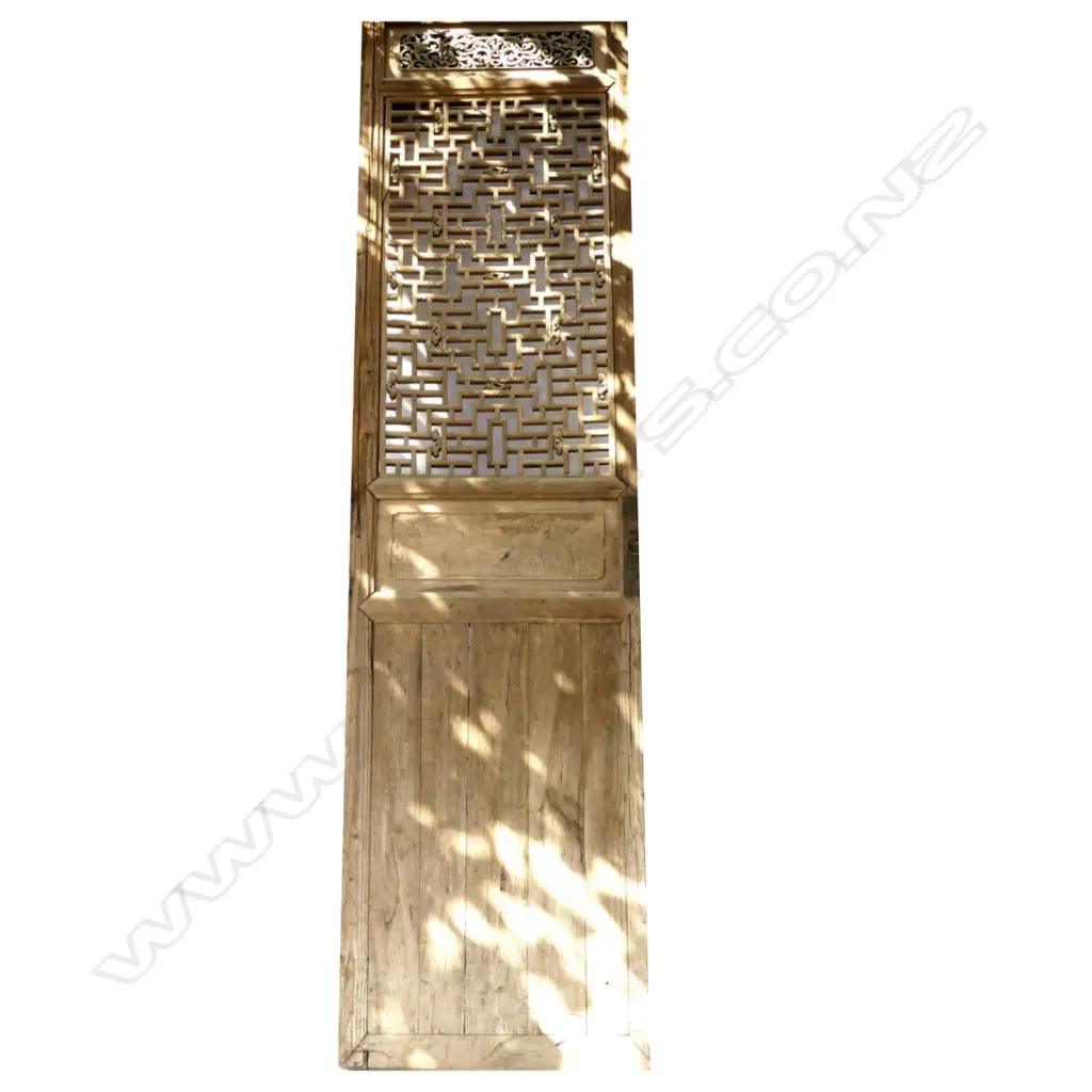 A pair of Chinese doors Image 1++