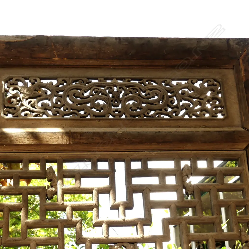 A pair of Chinese doors Image 1++