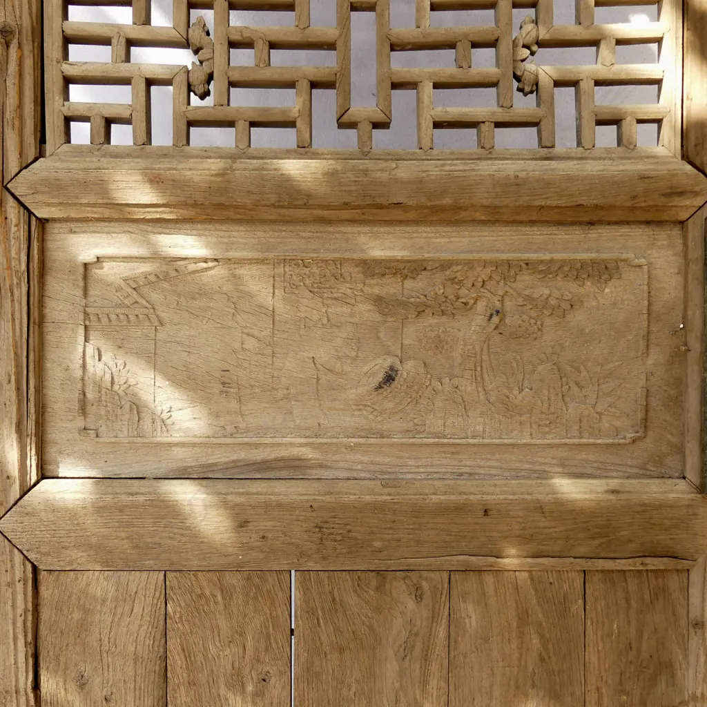 A pair of Chinese doors Image 1++