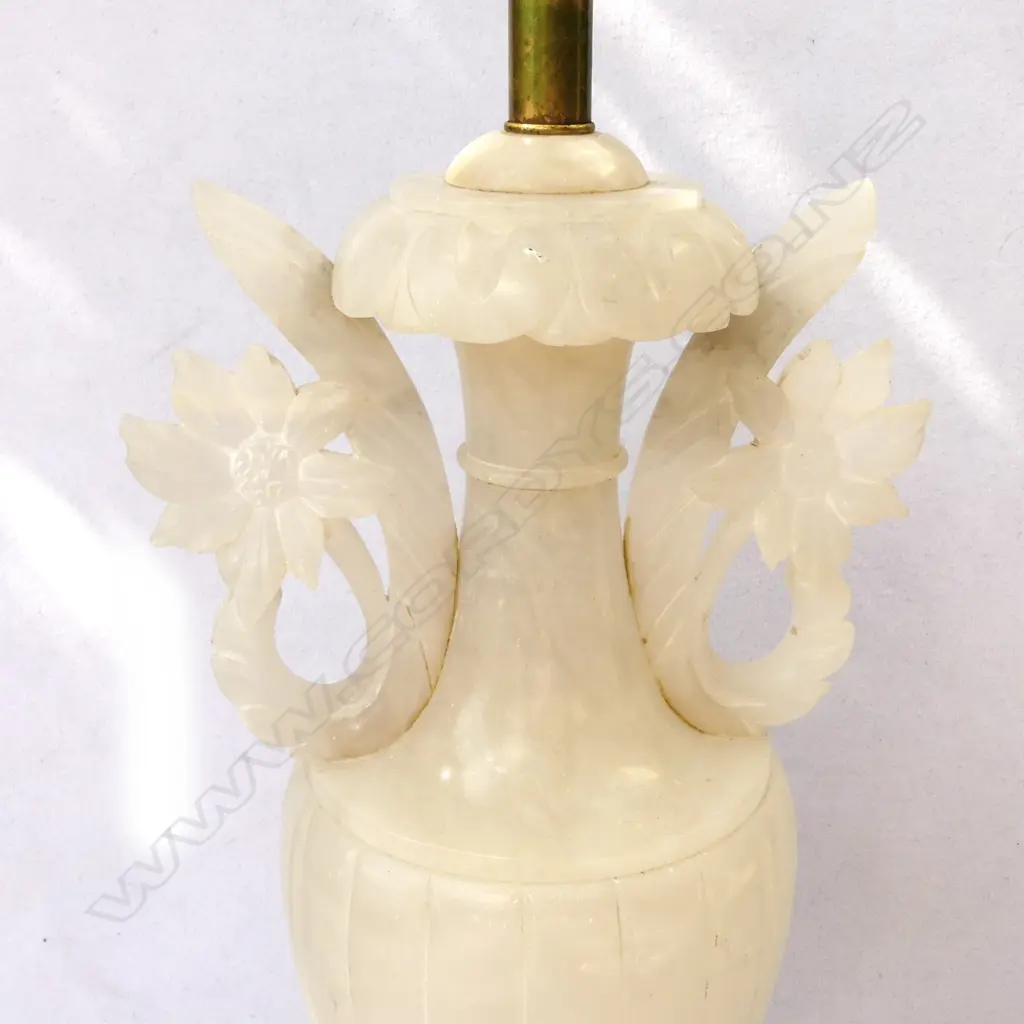 A large alabaster table lamp Image 1++
