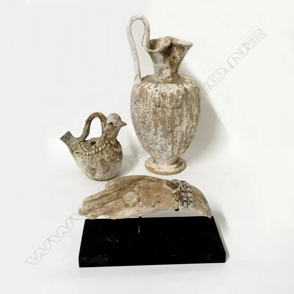A Greek oinochoe (wine ewer) with trefoil mouth Image 1++