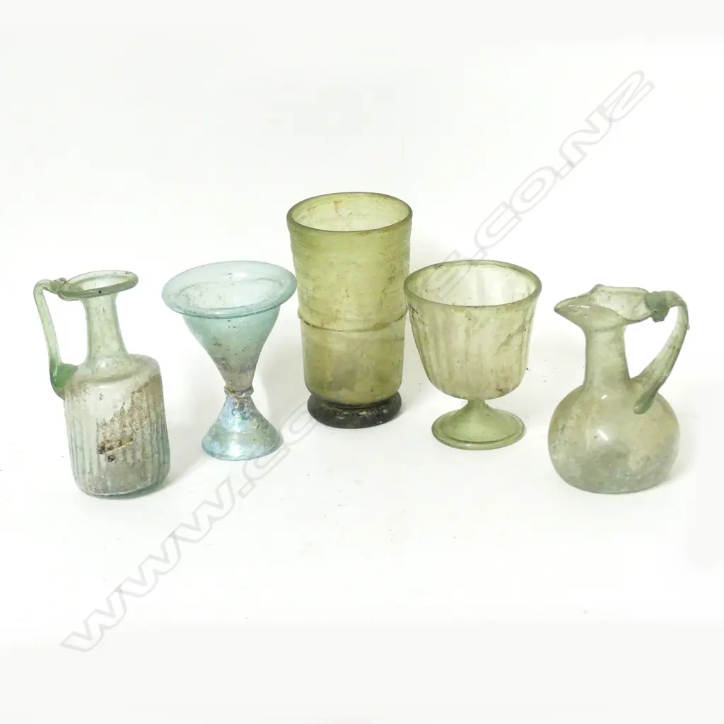 Five Roman glass items Image 1++