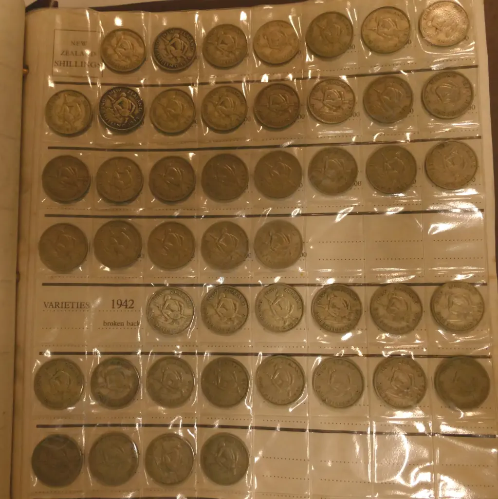 An album of older N.Z. coinage Image 1++
