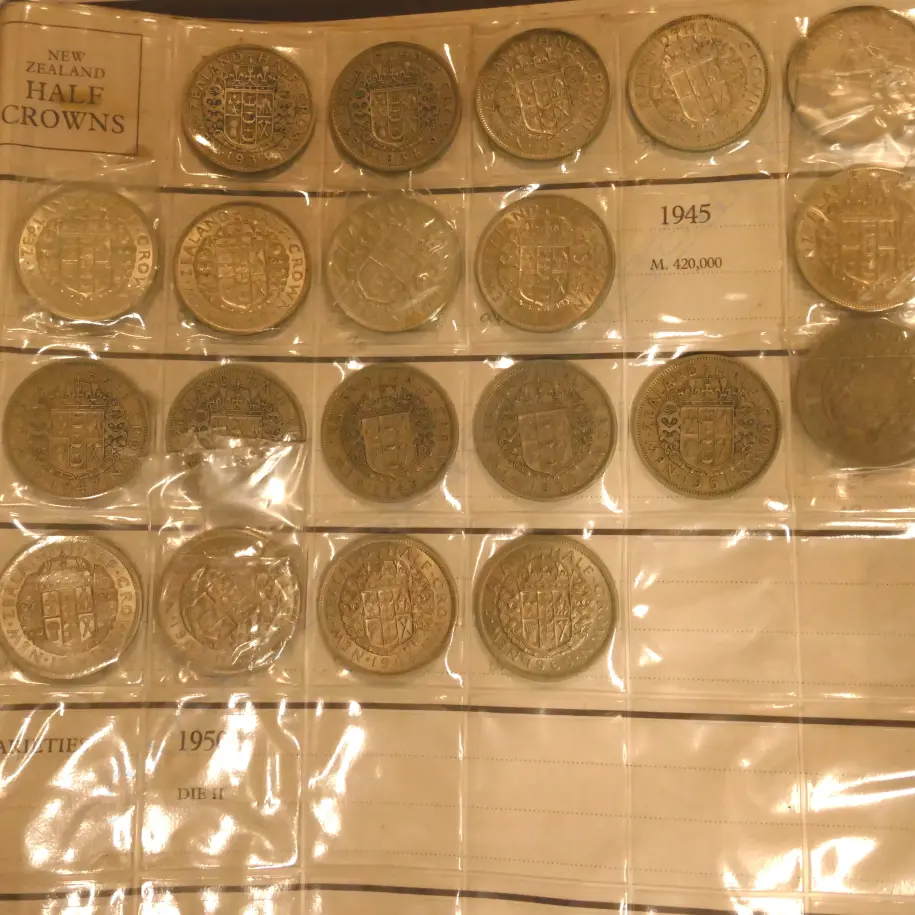 An album of older N.Z. coinage Image 1++