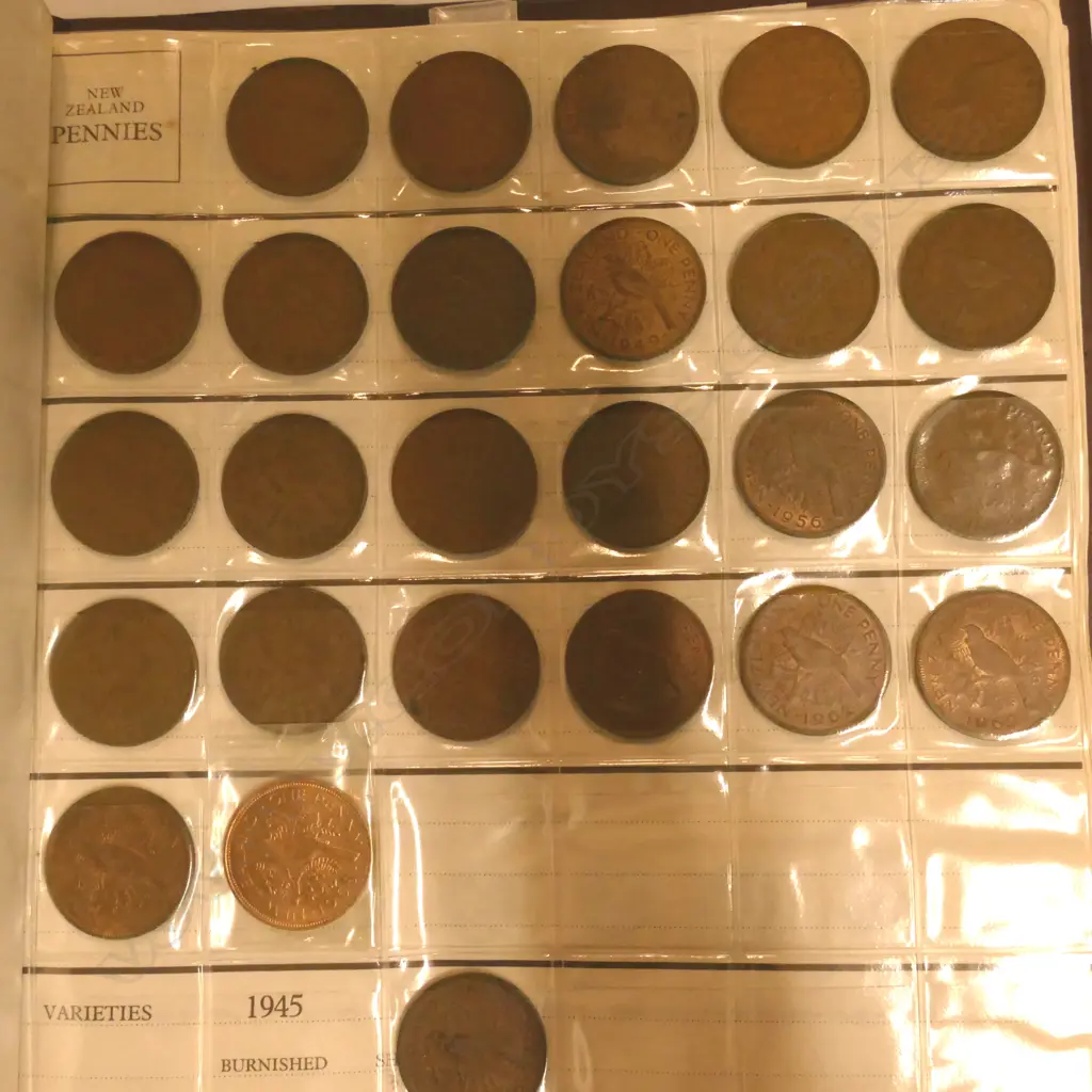 An album of older N.Z. coinage Image 1++