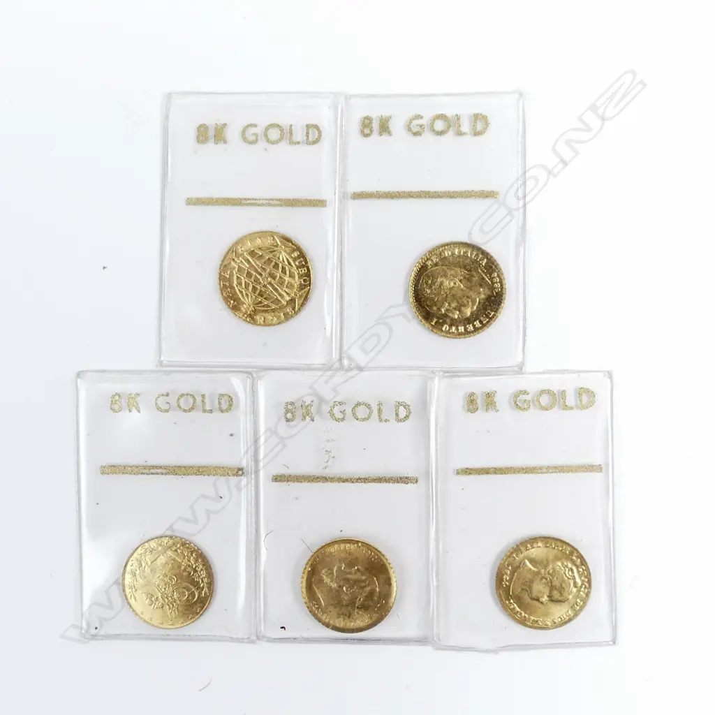 Five various small gold coins Image 1++