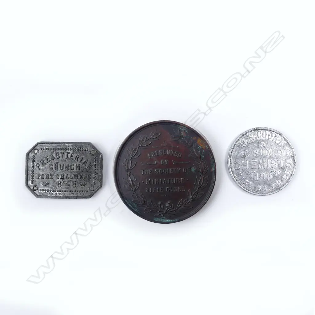 Two early N.Z. aluminium tokens and one bronze medal Image 1++