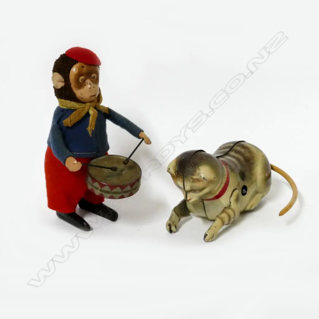 A Schuco clockwork monkey drummer Image 1++