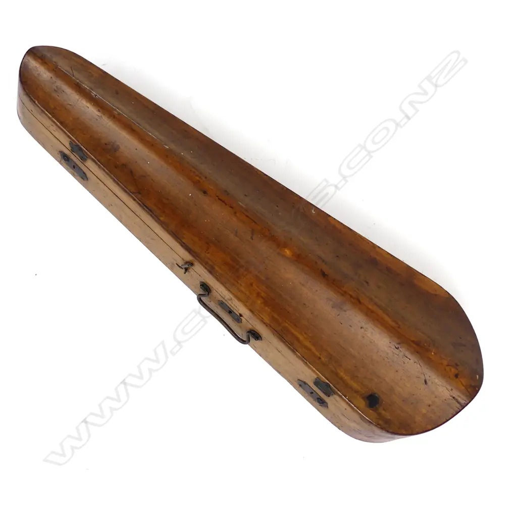 An antique violin Image 1++