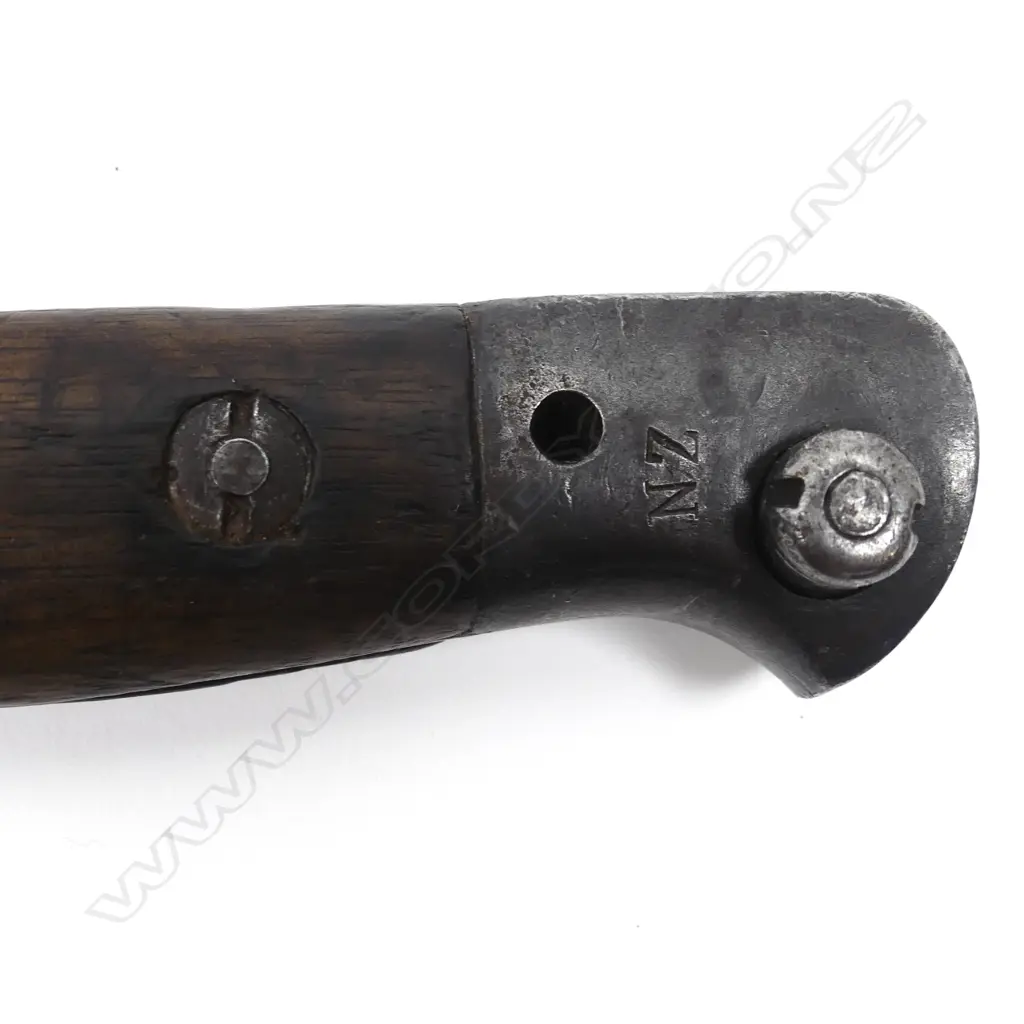 A Pattern 1907 sword bayonet and scabbard Image 1++