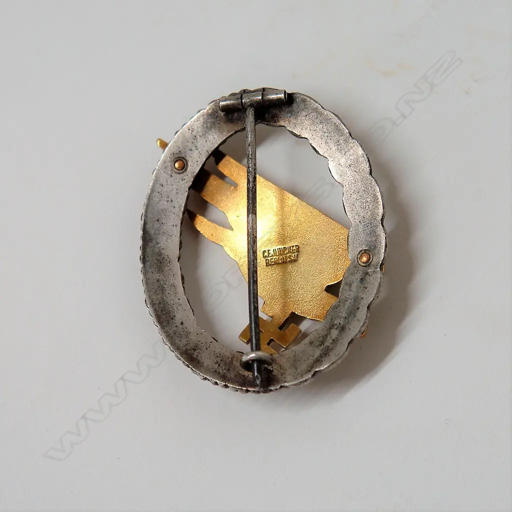 A WWII Luftwaffe paratrooper's badge Image 1++