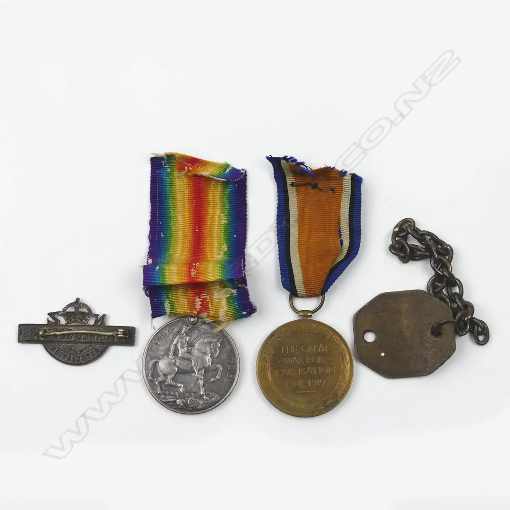 A WWI medal pair Image 1++