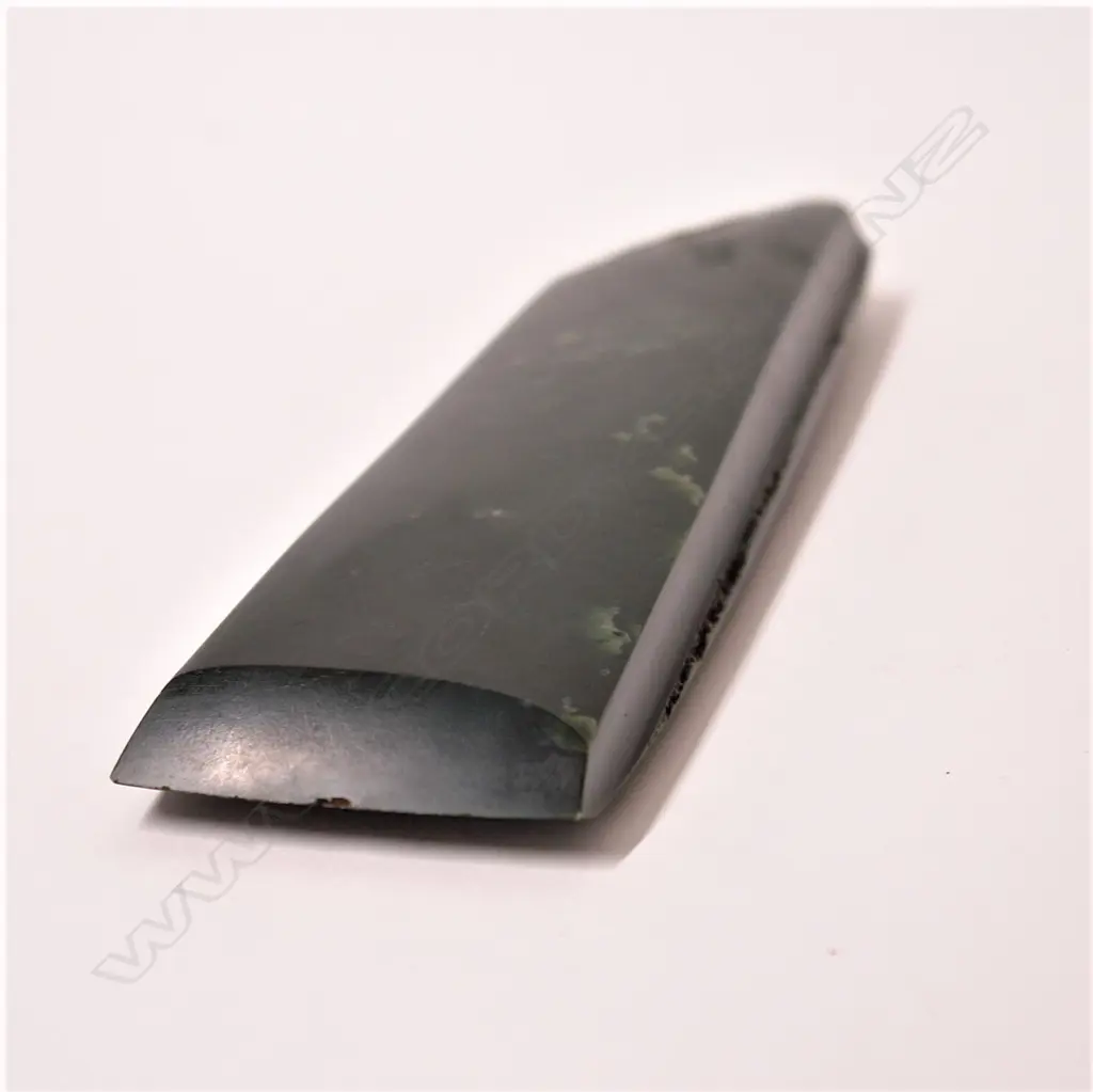 A good large pre-European toki pounamu Image 1++
