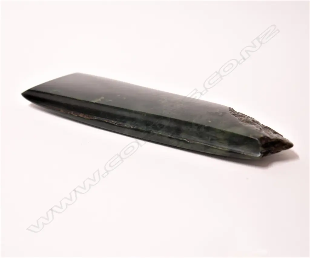 A good large pre-European toki pounamu Image 1++
