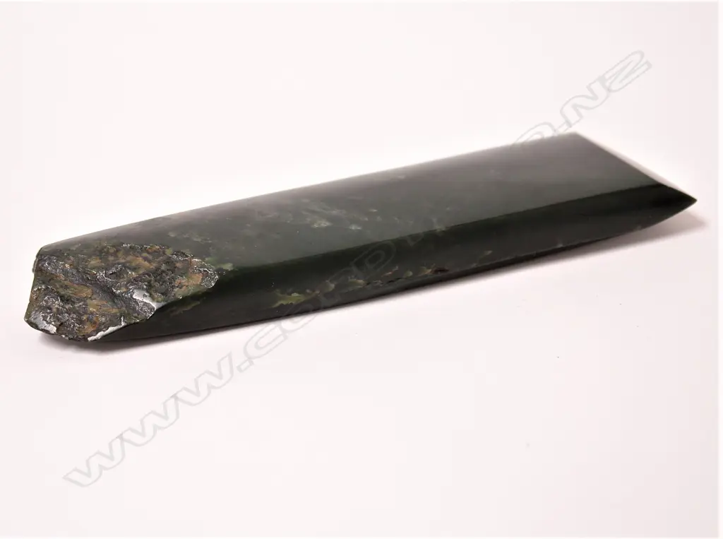 A good large pre-European toki pounamu Image 1++