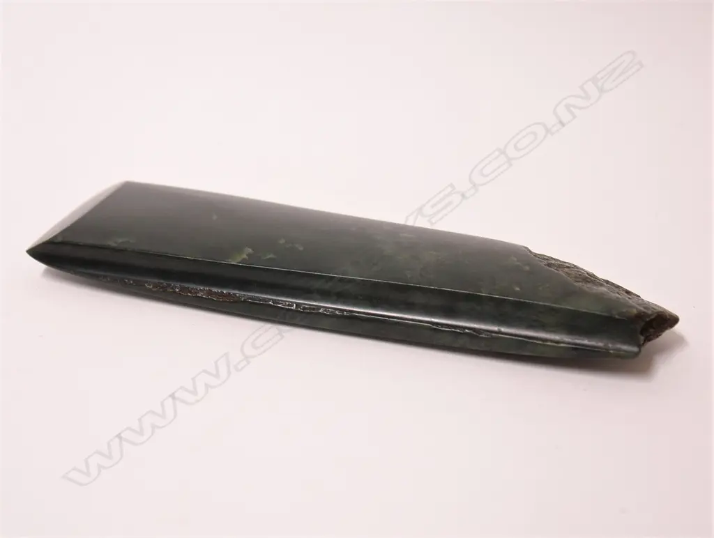 A good large pre-European toki pounamu Image 1++