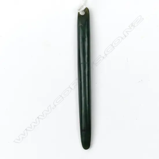 A pounamu kuru pendant