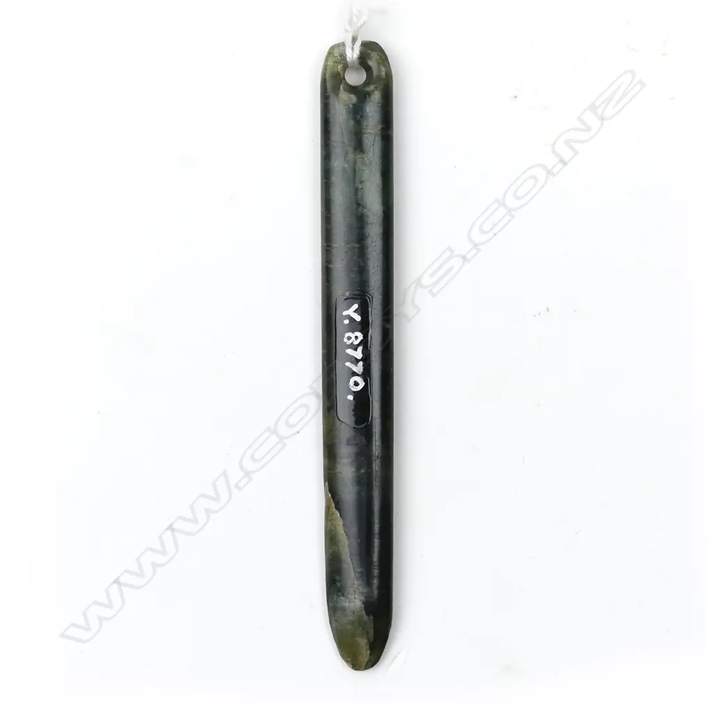 A tangiwai (Bowenite) kuru pendant Image 1++