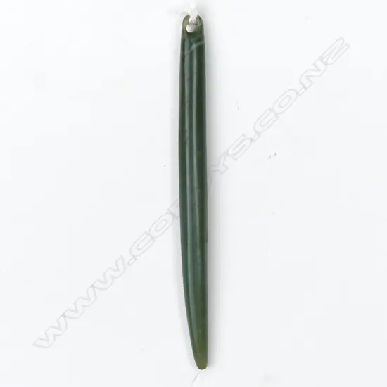 A pounamu kuru pendant