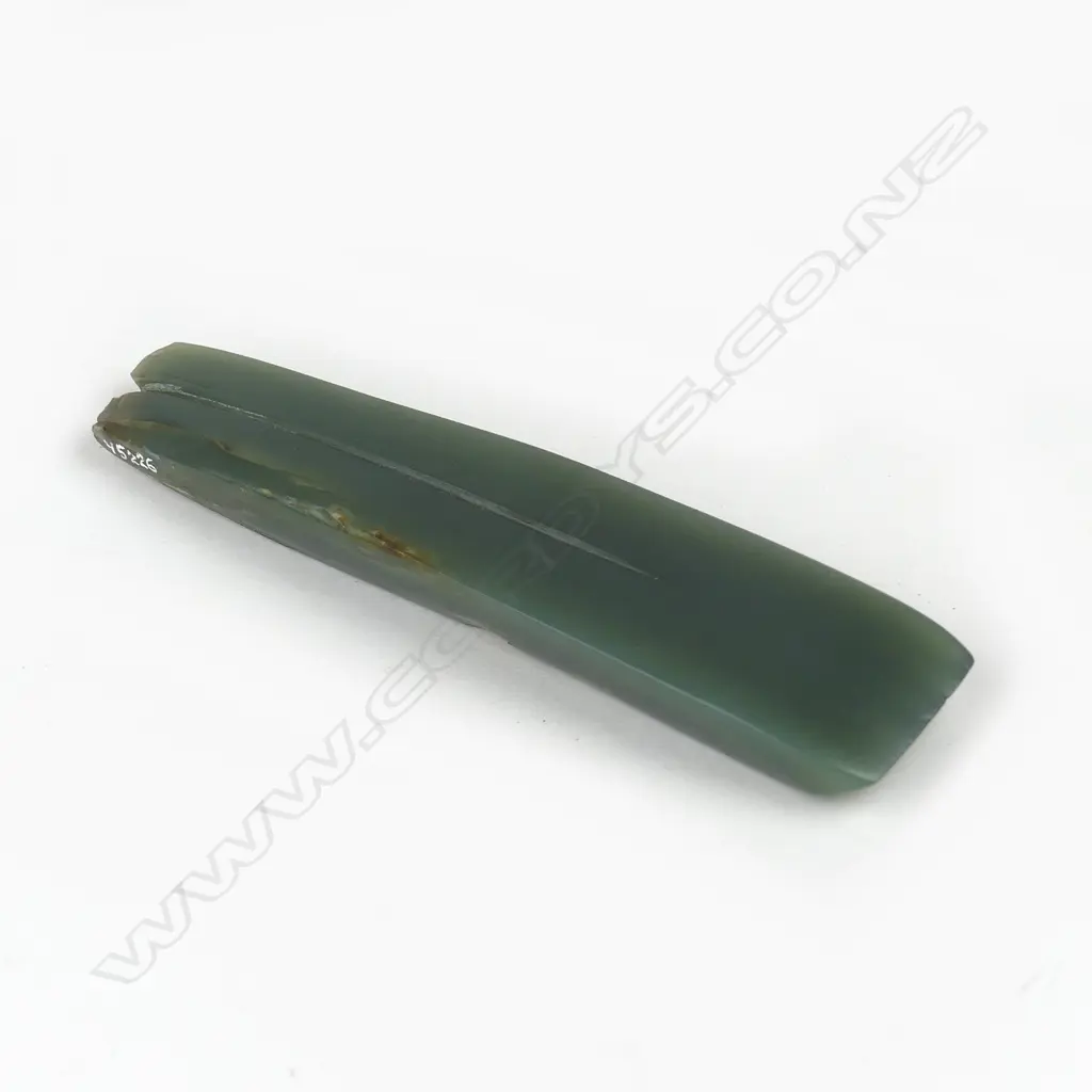 A 19thC or earlier whao pounamu (nephrite chisel) Image 1++