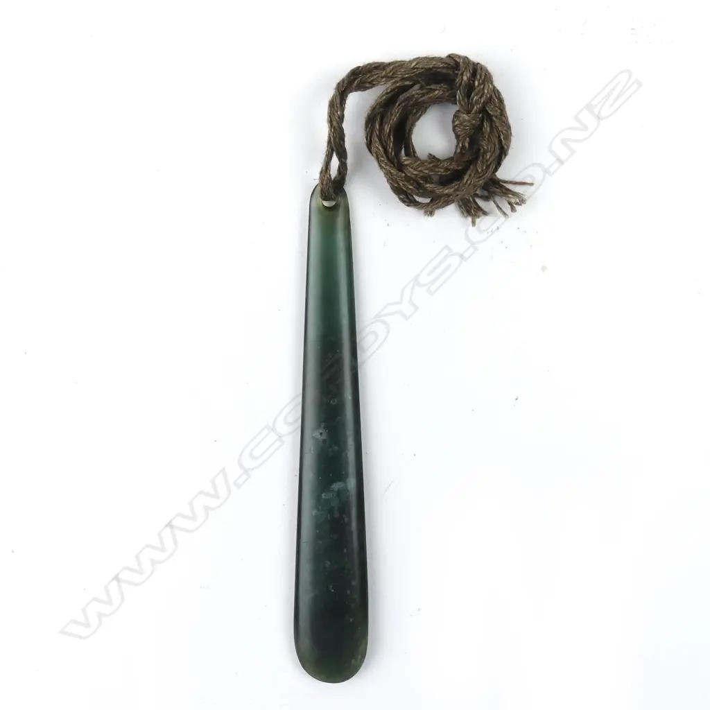A 19thC long pounamu kuru (ear pendant) Image 1++