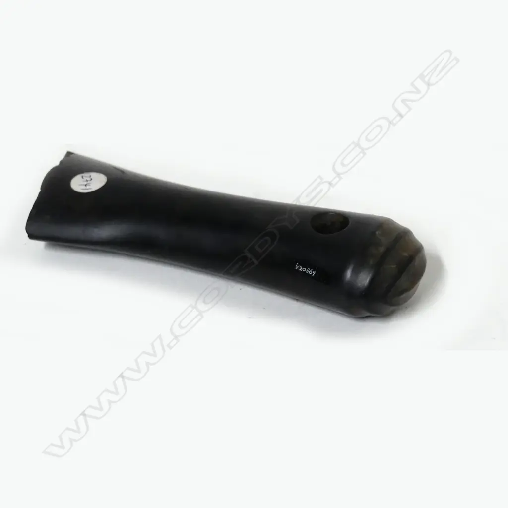 An old Maori patu onewa handle section Image 1++