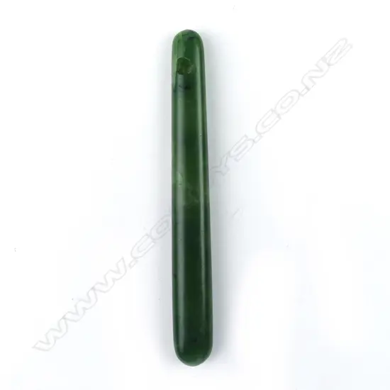 A 19thC/20thC pounamu kuru