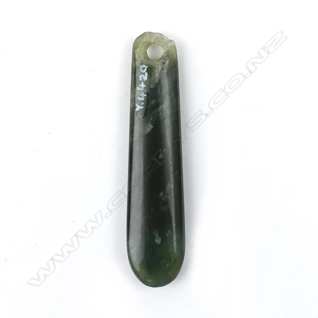 A contact period or earlier pounamu kuru Image 1++