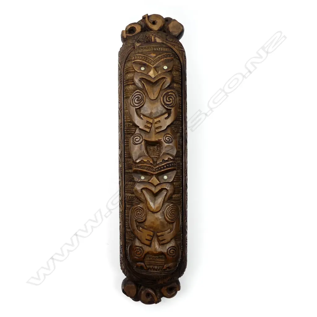 A 20thC carved wakahuia Image 1++