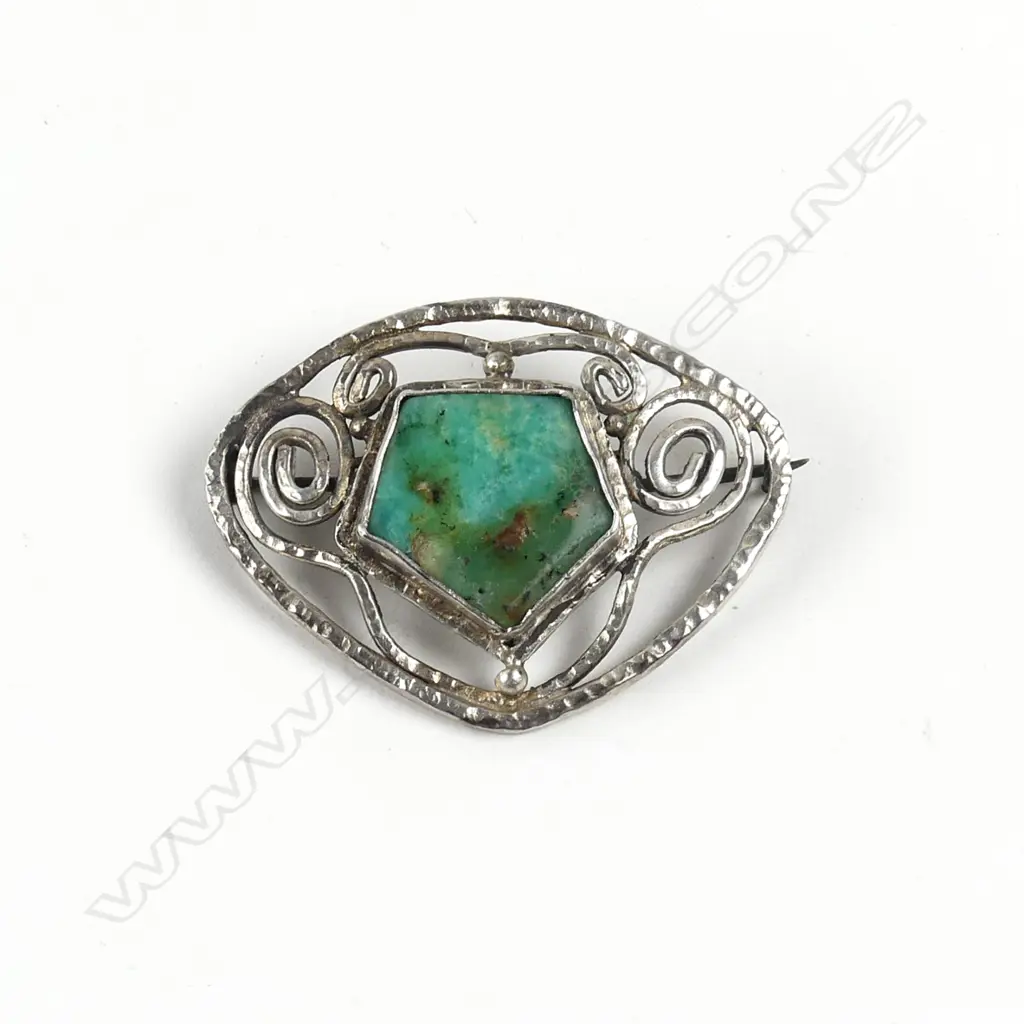 An Edith Morris (NZ 1896-1965) Arts & Crafts silver brooch Image 1++