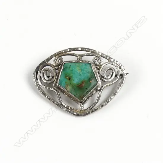 An Edith Morris (NZ 1896-1965) Arts & Crafts silver brooch