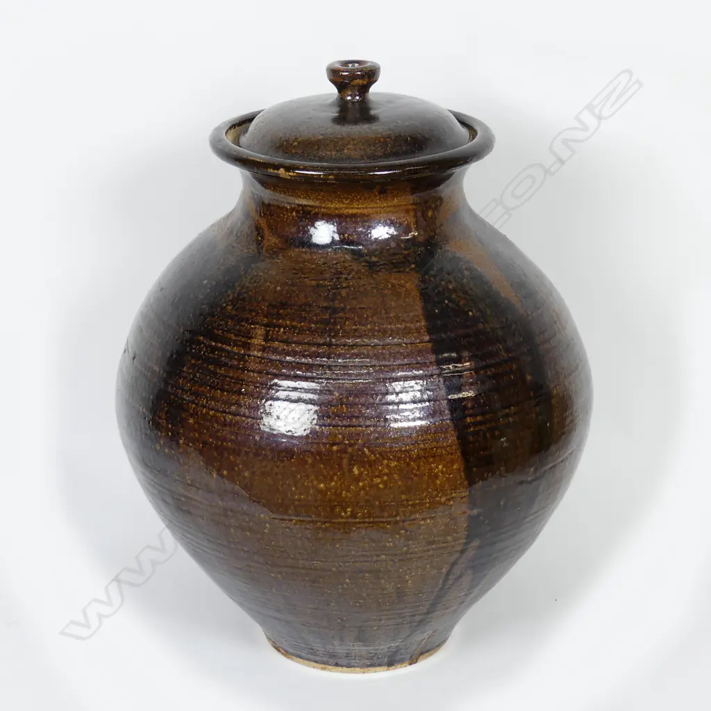 A large N.Z. studio pottery baluster lidded floor pot Image 1++
