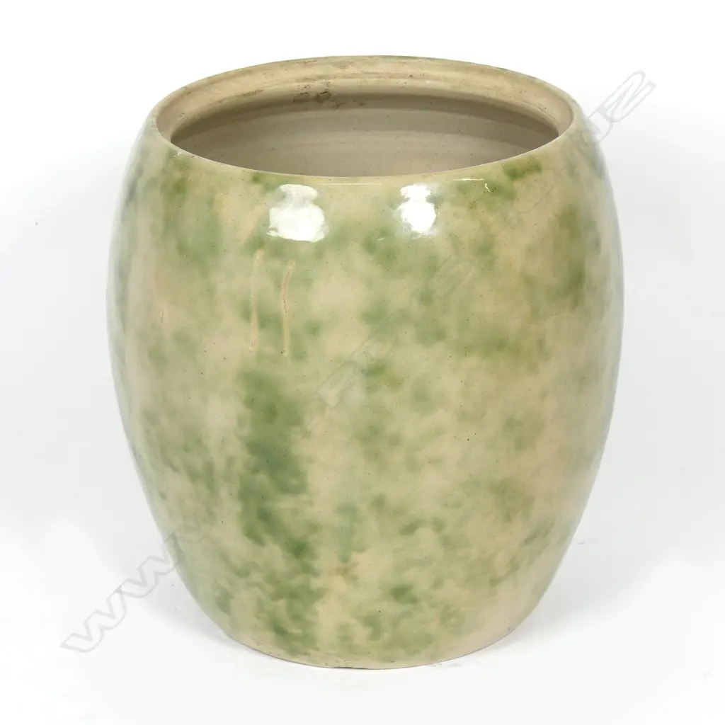 A Timaru Potteries large storage vessel Image 1++