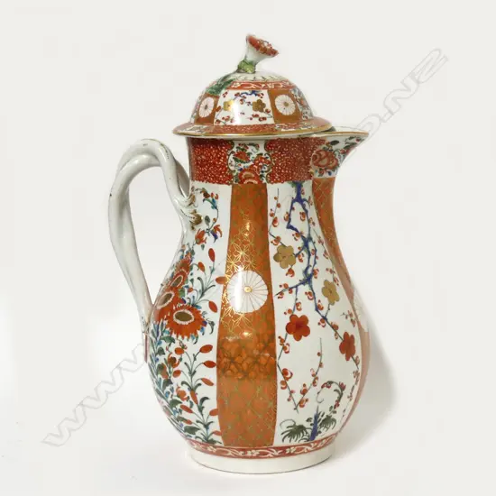 An 18th century Worcester coffee pot in ‘Old Scarlet Japan’ pattern