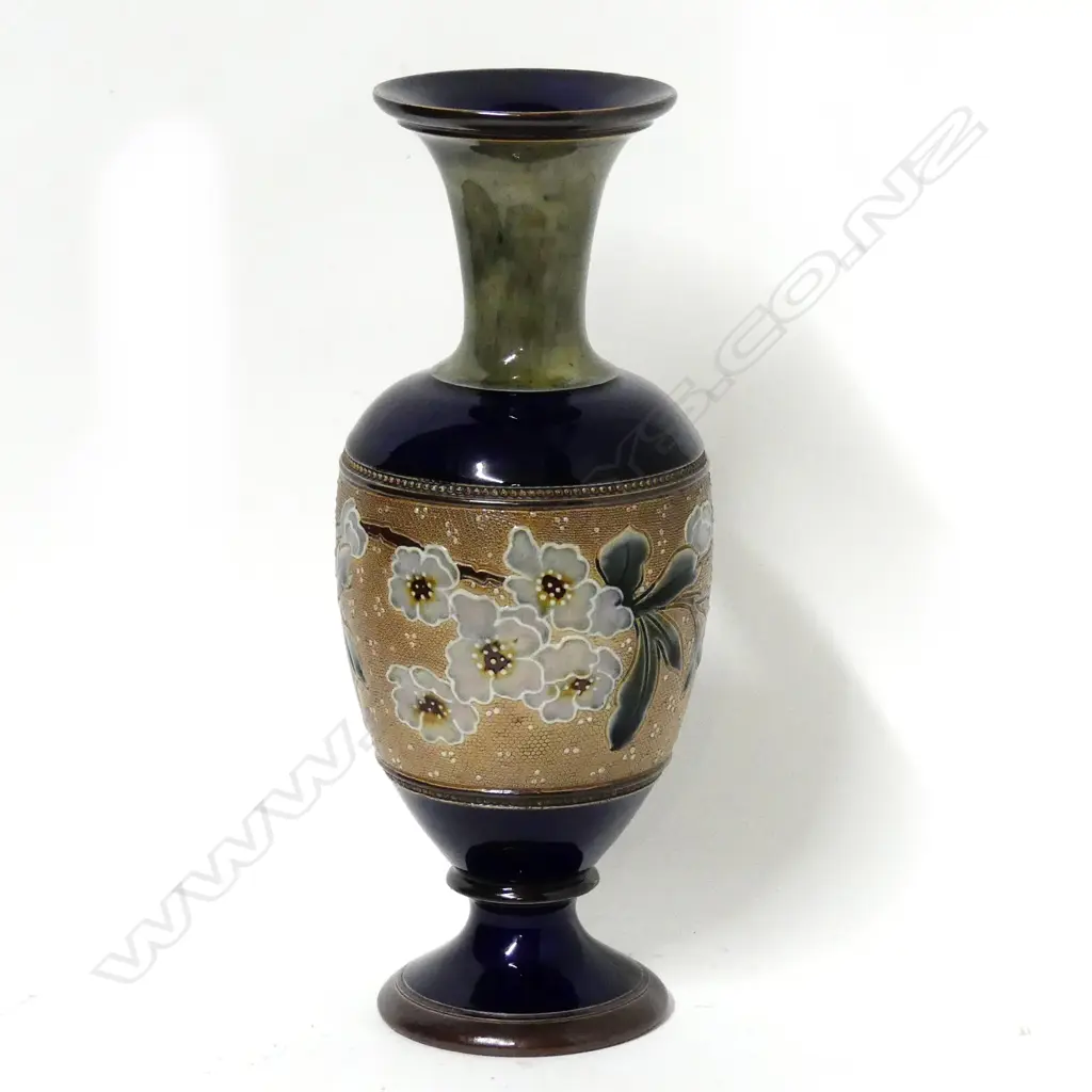 A Doulton Slaters urn vase Image 1++