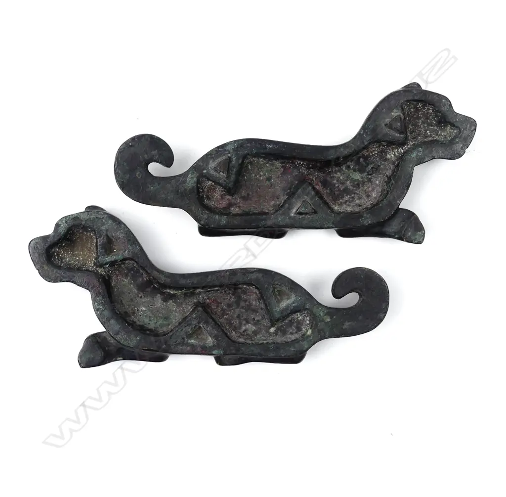 A Chinese Warring States style bronze tiger 'tally' Image 1++
