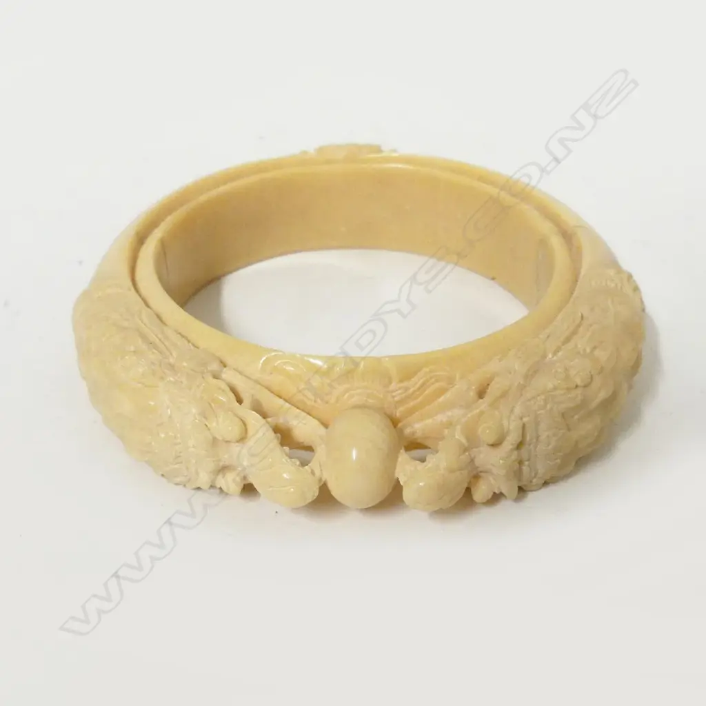An old ivory bangle Image 1++