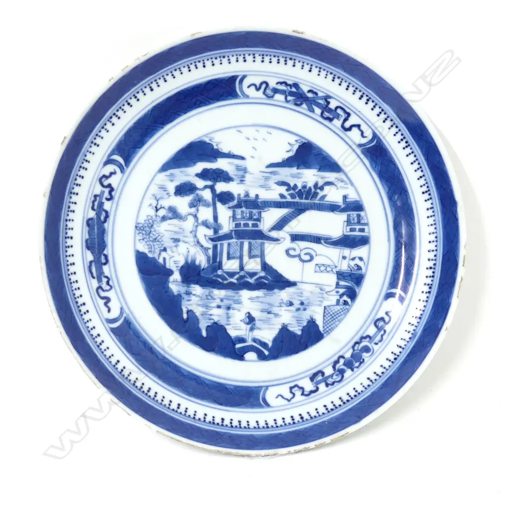 A Chinese exportware porcelain plate Image 1++